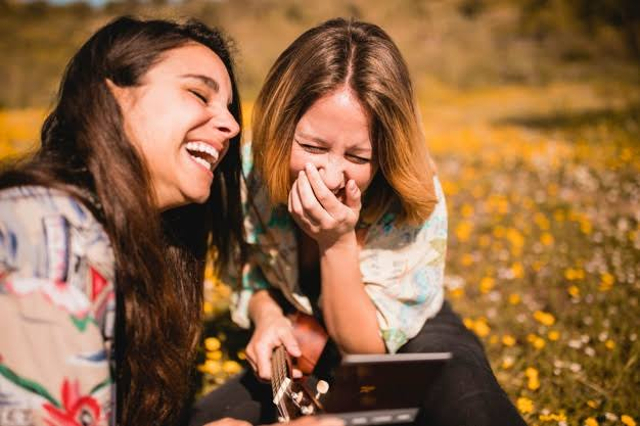 Kata-kata bijak lucu singkat dapat menghibur orang-orang di kala bersedih. Sumber: Freepik.com