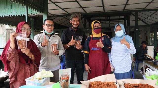 Inovasi baru, YSI IMM FH UMY Selenggarakan Workshop Produk Abon Ikan (103379)