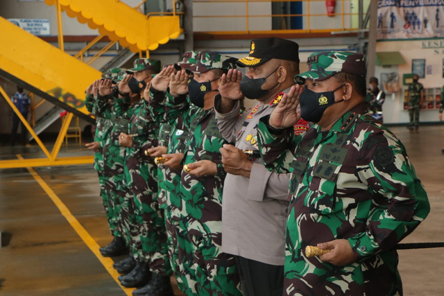 Kapolri Puji Pengabdian Terbaik TNI Polri di Papua (117777)