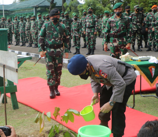 Kapolri Puji Pengabdian Terbaik TNI Polri di Papua (117778)