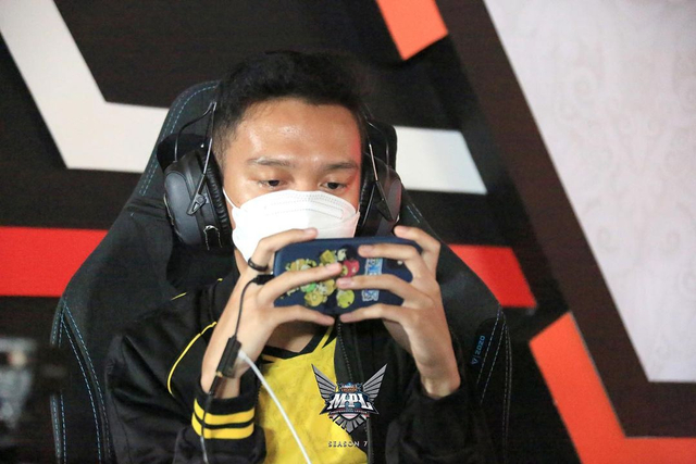Aksi Memukau Butsss Porak-porandakan Evos Legends (96064)