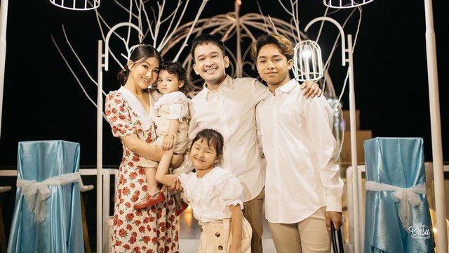 Keluarga Ruben Onsu dan Sarwendah. Foto: Instagram/@ruben_onsu