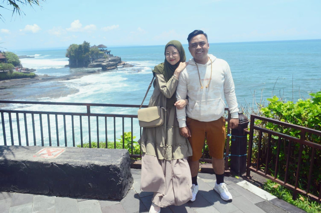 Irfan dan Nana saat bulan madu di Bali. Foto: dok