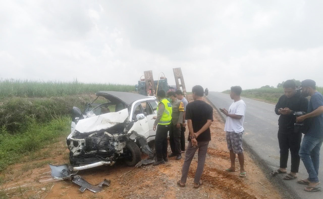 Kecelakaan Tunggal, Innova Angkut 8 Warga Lampung Timur Masuk Sungai, 2 Tewas (1)