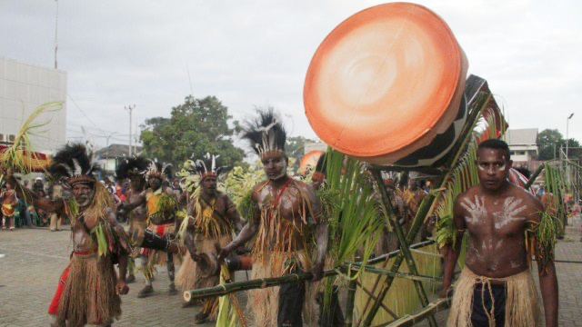Suku Marind di Merauke. (BumiPapua.com/Abdel Syah) 