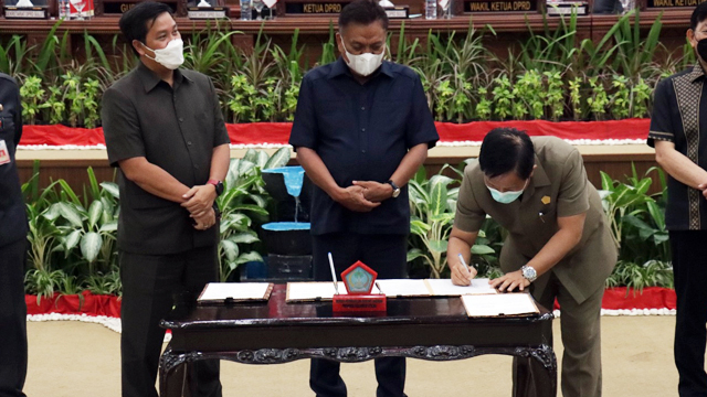 DPRD Sulut Gelar Rapat Paripurna Penandatanganan Kesepakatan KUA PPAS APBD 2022 (334702)