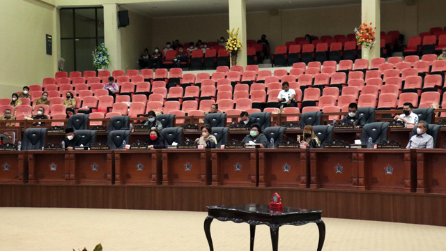 DPRD Sulut Gelar Rapat Paripurna Penandatanganan Kesepakatan KUA PPAS APBD 2022 (334708)