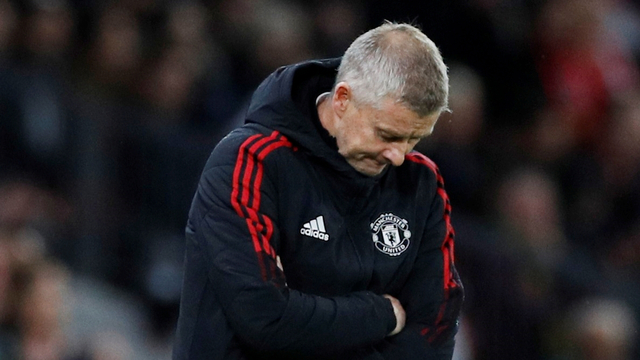 Manajer Manchester United Ole Gunnar Solskjaer bereaksi selama pertandingan Manchester United vs Liverpool di Stadion Old Trafford, Manchester, Inggris, Minggu (24/10). Foto: Phil Noble/REUTERS