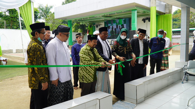 Dompet Dhuafa bersama Ponpes Al Qur'an dan Sains Nurani meresmikan gerai sehat nurani di Parung, Bogor (Sabtu, 23/10) Dompet Dhuafa