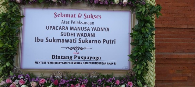 Karangan Bunga berisi ucapan selamat dari Menteri Pemberdayaan Perempuan dan Perlindungan Anak Bintang Puspayoga - WIB
