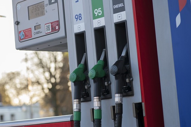 Ilustrasi mengisi bensin (Foto: Pixabay)bensi