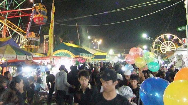 Achmad Charris Zubair: Pasar Malam Sekaten, Simbol Kebahagiaan Rakyat Kecil (305750)