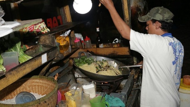 Tukang Nasi Goreng di Kediaman SBY. (Foto: Fanny Kusumawardhani/kumparan)