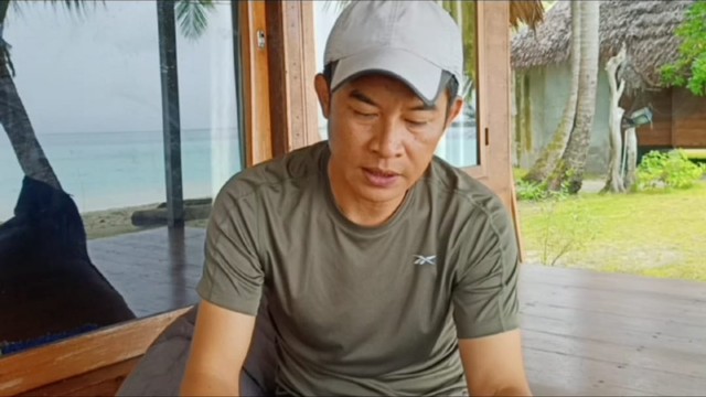 Pemilik anjing Canon dan penginapan Kimo Resort, Willy, merilis video permintaan maaf atas kegaduhan karena kematian hewan peliharaannya. Foto: tangkapan layar video