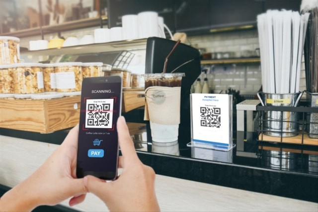 Ilustrasi QR Code di tempat umum. Foto: Shutterstock