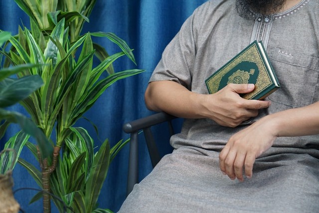 Kata mutiara islami dari hadits dan Alquran. Foto: Unsplash