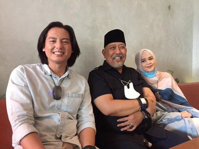 Roger Danuarta, Indro Warkop, dan Cut Meyriska, Media Gathering Film Pintu Surga Terakhir, Warung Buncit, Jakarta Selatan, Rabu (27/10). Foto: Giovanni/kumparan