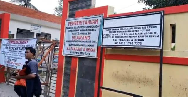 SDN Kiara Payung, Kecamatan Pakuhaji, Kabupaten Tangerang, disegel karena sengketa . Foto: Dok. Istimewa