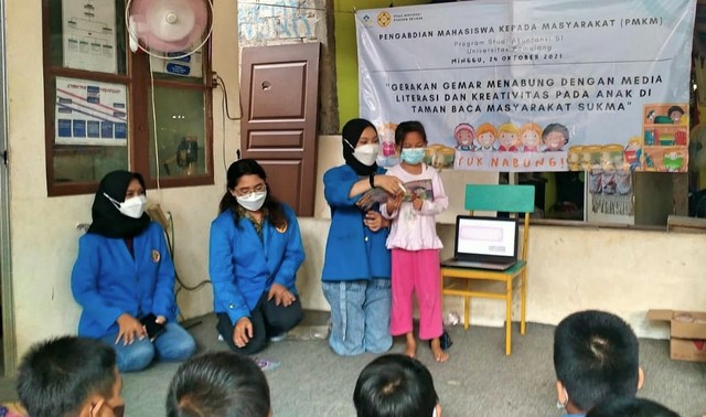 Pengabdian Mahasiswa Universitas Pamulang di Taman Baca Masyarakat Cahaya Sukma (4772)
