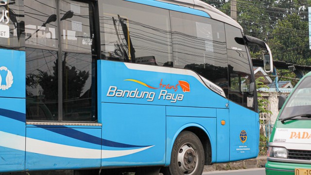 Ilustrasi Bus Damri di Bandung. Foto: Shutterstock