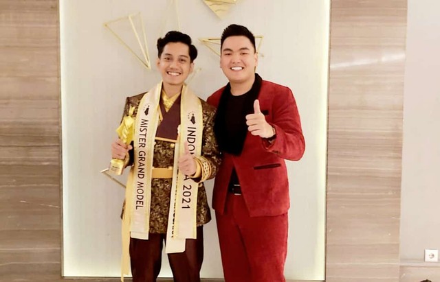 Muhammad Fajrun Syawal Rahmad, usai memenangkan ajang pemilihan Mister Grand Model Indonesia 2021. Foto: Dok IAIN Kendari.