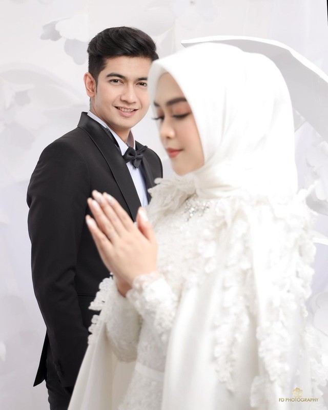 Ria Ricis Foto Prewedding, Gaun Putihnya Pancarkan Aura Calon Pengantin ...