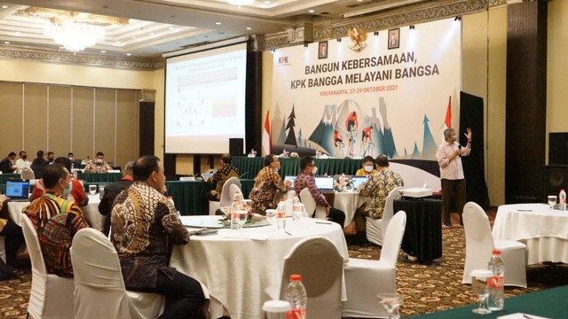 Novel: Raker KPK Sebelumnya Paling di Hotel Bintang 3, Tak Pernah Bintang 5 (38328)