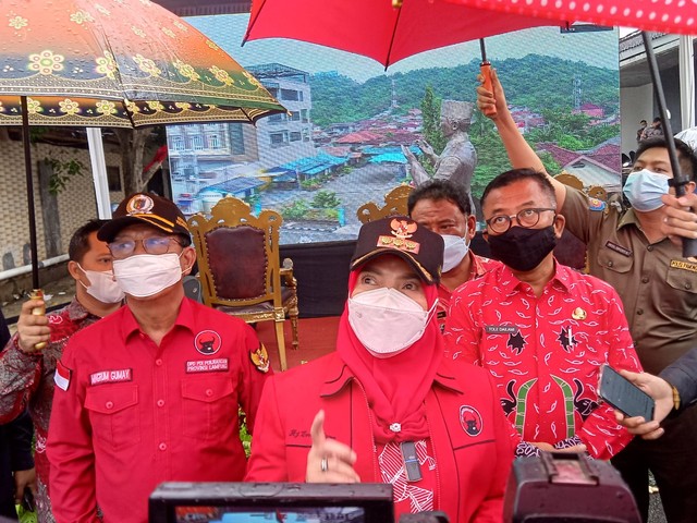 Diresmikan, Ini Makna Patung Bung Karno dengan Pose Berdoa di Bandar Lampung (2)