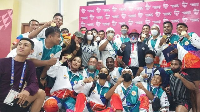 Atlet Muay Thai Papua usai perhelatan PON XX Papua. (BumiPapua.com/Alan Youwe) 