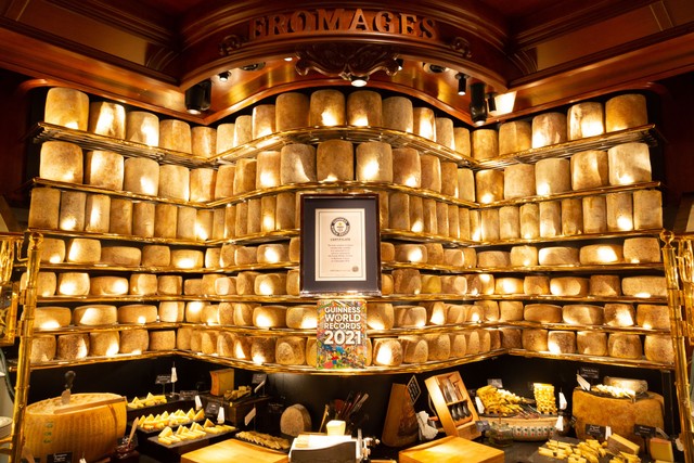 Les Grands Buffet, Restoran All You Can Eat di Prancis. Foto: Facebook/LesGrandsBuffets