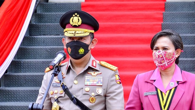 Kapolri Jenderal Listyo Sigit Prabowo menutup Pendidikan Dasar (Diksar) Integrasi Kemitraan Akademi TNI dan Akpol, di Akademi Militer Magelang. Foto: Polri