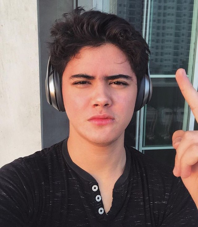 Aliando Syarief. Foto: Instagram @aliandooo