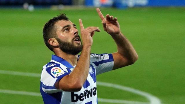 Pemain Alaves, Luis Rioja. Foto: CESAR MANSO / AFP