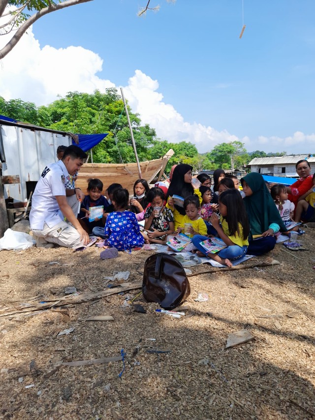 Galakan Budaya Literasi, Seorang Polisi Ramaikan Kegiatan Komunitas Giat Buku (3)