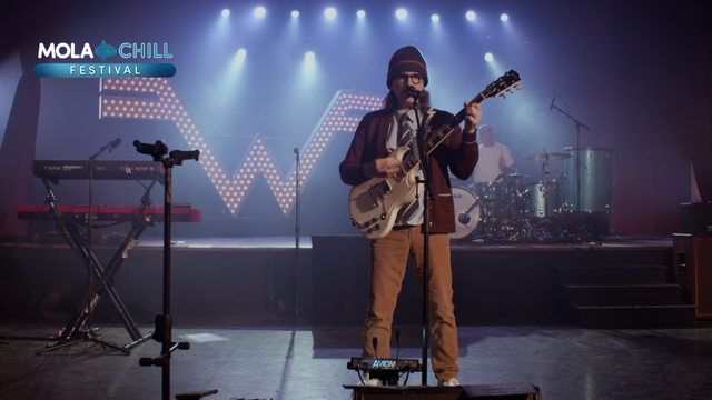 Penampilan Weezer di Mola Chill Festival London. Foto: Mola