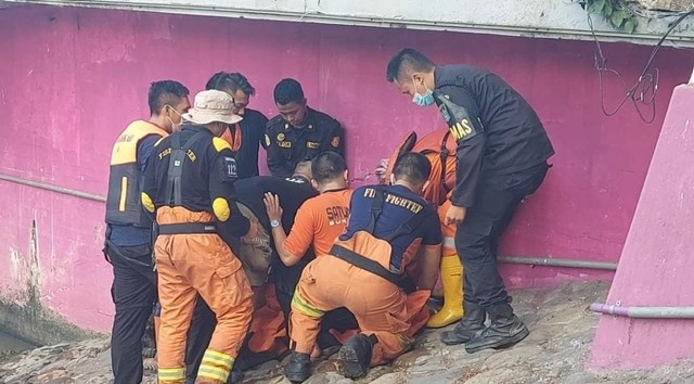 Remaja yang Dilaporkan Tenggelam di Sungai Kalimas Surabaya Ditemukan Tewas