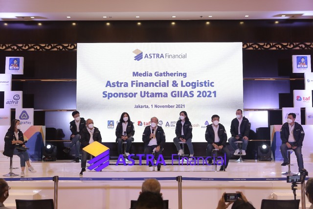 Sesi tanya jawab Media Conference Astra Financial & Logistic sebagai sponsor utama oleh seluruh pimpinan 7 Lembaga Jasa Keuangan (LJK). Foto: dok. Astra Financial & Logistic