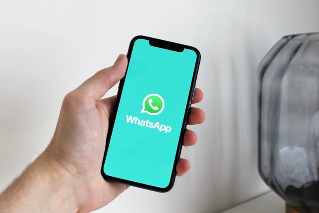 Ilustrasi WhatsApp. Foto: Anton/Pexels.