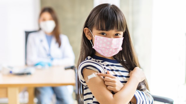 Aturan Pemberian Vaksin Sinovac untuk Anak di Bawah Usia 12 Tahun. Foto: Shutterstock
