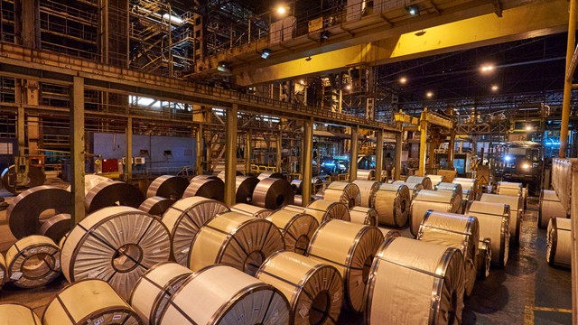 Produksi bulanan baja lembaran dingin atau baja cold rolled coil (CRC) PT Krakatau Steel (Persero) Tbk pecah rekor. Foto:  Krakatau Steel