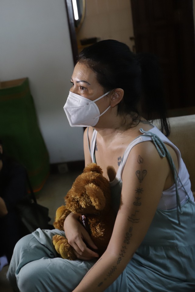 Penyanyi Melanie Soebono saat konferensi pers terkait sakitnya di Kawasan Lebak Bulus, Jakarta, Selasa, (2/11).
 Foto: Ronny