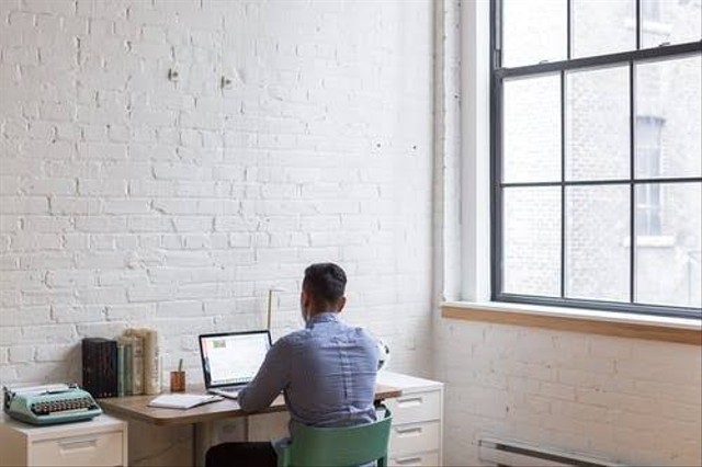 Pengusaha perlu memperhatikan berbagai macam faktor yang mendukung keberhasilan bisnisnya. Foto: Pexels.com