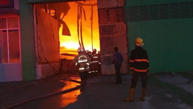 Situasi kebakaran Pabrik Korek Gas di Kabupaten Tangerang, Rabu (3/11).  Foto: Dok. Istimewa