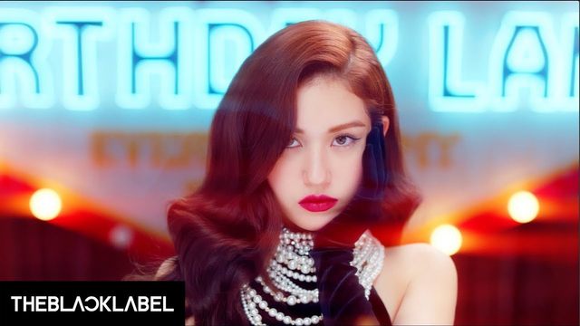 Penyanyi solo, Jeon Somi. Foto: Youtube The Black Label