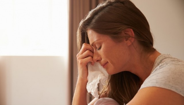 Ilustrasi ciri-ciri istri tidak bahagia dalam rumah tangga. Foto: Shutterstock
