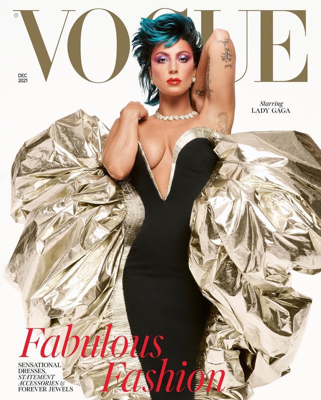 Lady Gaga Tampil Seperti Botol Parfum di Cover Vogue (38375)