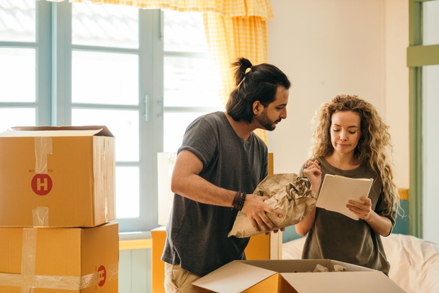 Untuk membuka suatu usaha bisnis, seseorang bisa memulainya dari rumah. Foto: Pexels.com