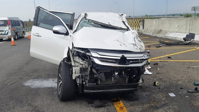 Mobil Vanessa Angel dan Suami yang Mengalami Kecelakaan Foto: Dok. Istimewa