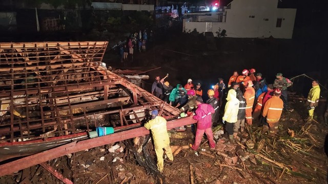 15 Orang Hanyut dalam Banjir Bandang Kota Batu, 4 Korban Selamat (1)