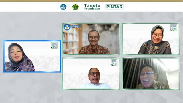 Tangkapan layar seminar nasional Inovasi LPTK Ciptakan Guru Berbudaya Perbaikan Kualitas Berkelanjutan, yang digelar Tanoto Foundation bekerja sama dengan empat LPTK dan Kemdikbudristek, (Kamis, 4/11/2021).